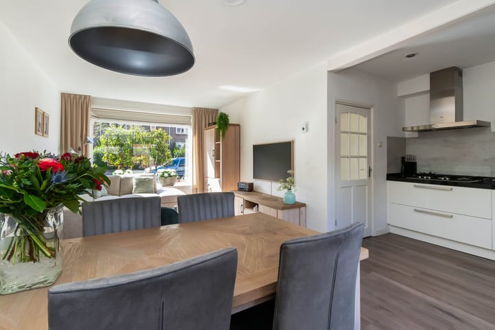Tussenwoning te koop: Dorsmanstraat 8, Hilversum