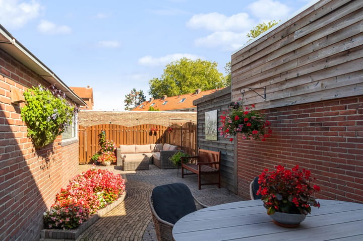 Tussenwoning te koop: Dorsmanstraat 8, Hilversum