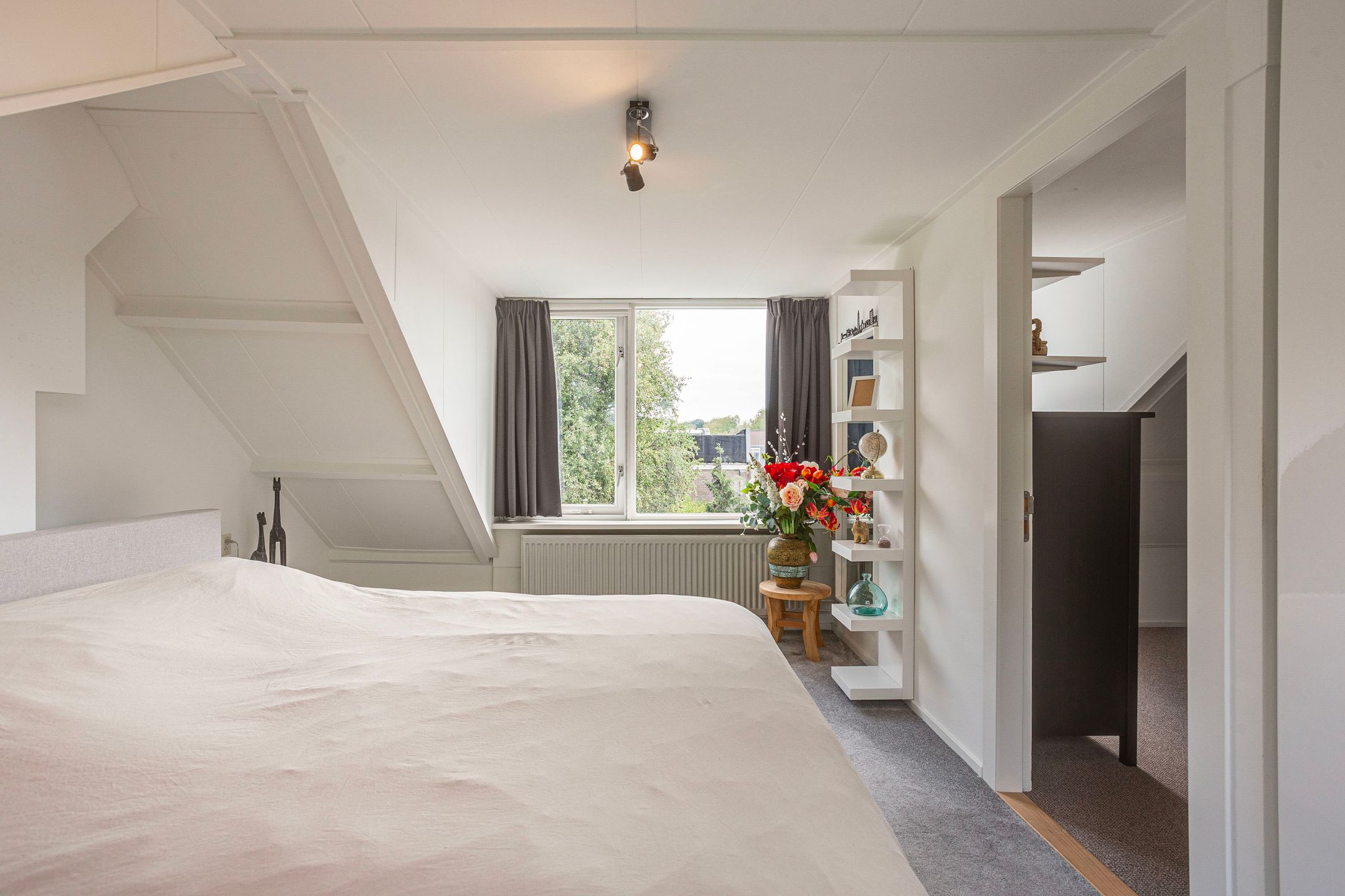 Photo 33 of Van Wanroystraat 3