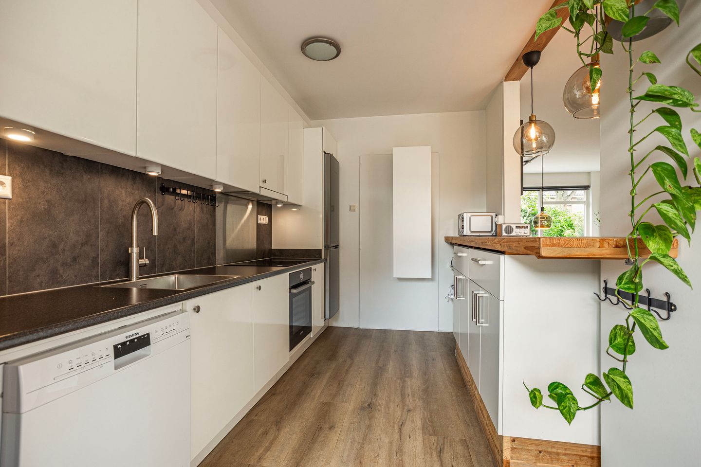 Photo 14 of Van Wanroystraat 3
