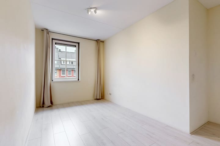 Tussenwoning te koop: Duivenvoorde 46, Amstelveen