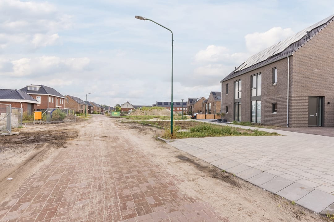 Photo 26 of Eeuwsel 33
