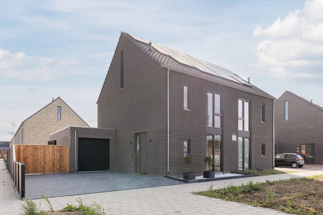 Photo 1 of Eeuwsel 33