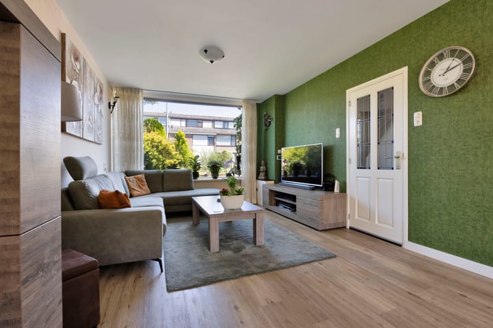 Tussenwoning te koop: Koolmeesstraat 31, Maassluis