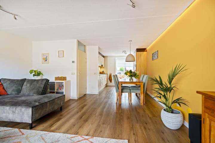 Tussenwoning te koop: Niek Engelschmanstraat 35, Groningen