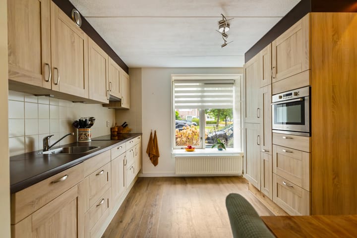 Tussenwoning te koop: Niek Engelschmanstraat 35, Groningen