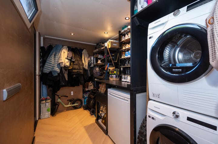 Tussenwoning te koop: Bloemstede 233, Maarssen