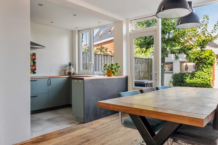 Tussenwoning te koop: Lachappellestraat 27, Breda