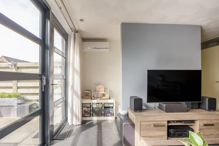 Tussenwoning te koop: Kamille 22, Cuijk