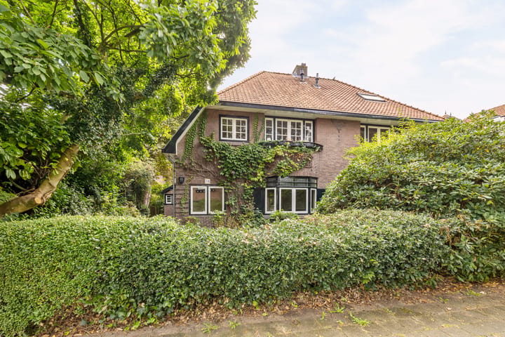 Twee-onder-één-kap te koop: Stargardlaan 10, Bussum