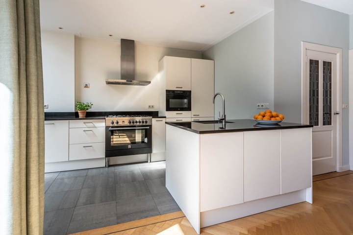 Tussenwoning te koop: Prins Hendriklaan 104, Overveen