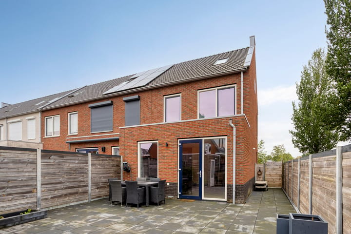 Hoekwoning te koop: Rijssenbeeklaan 2, Gennep