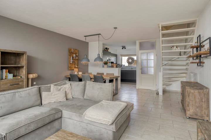 Tussenwoning te koop: Selma Kuijpersstraat 11, Landgraaf