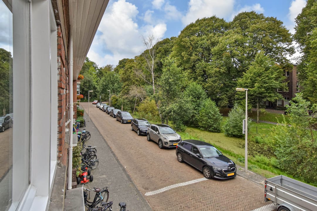 Photo 41 of Burnierstraat 36