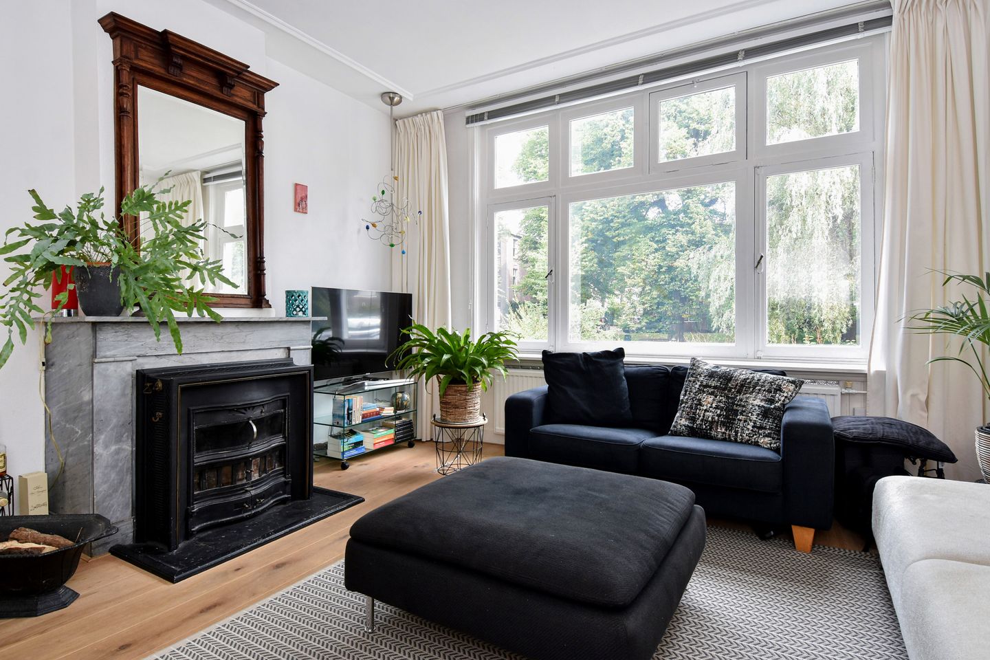 Photo 4 of Burnierstraat 36
