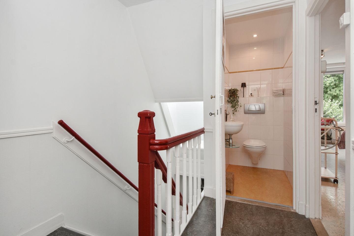 Photo 44 of Burnierstraat 36