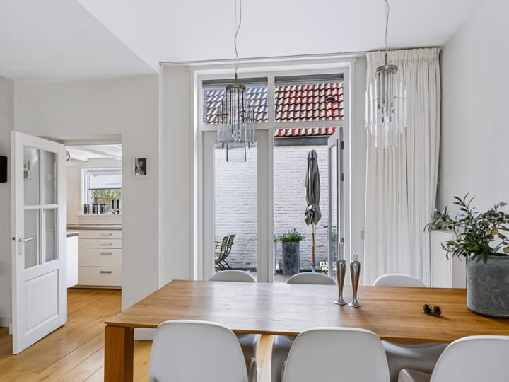 Twee-onder-één-kap te koop: Sint Antoniusstraat 10, Bergen (Nh)