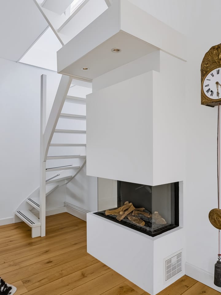 Twee-onder-één-kap te koop: Sint Antoniusstraat 10, Bergen (Nh)