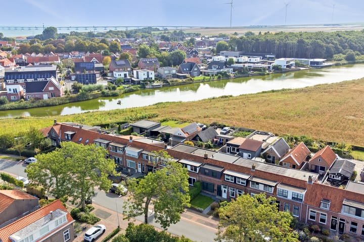 Tussenwoning te koop: Colijnsplaatseweg 19, Colijnsplaat