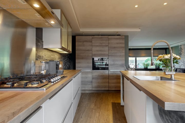 Tussenwoning te koop: T.B. Huurmanlaan 6, Bussum