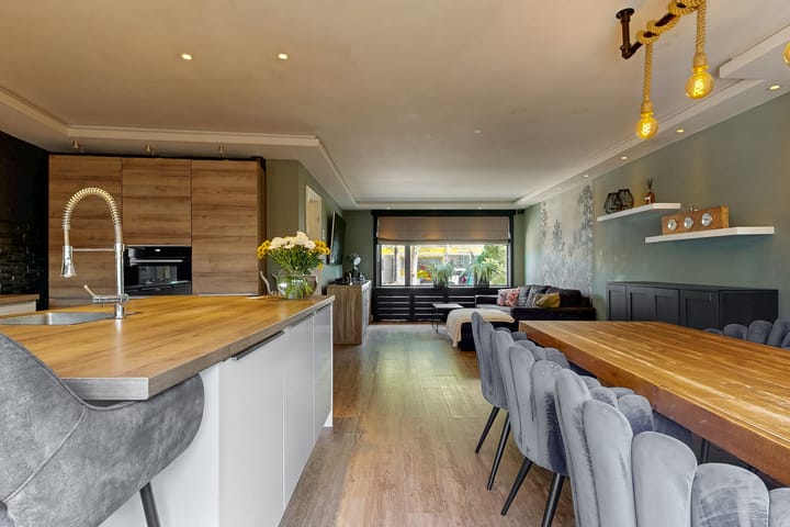 Tussenwoning te koop: T.B. Huurmanlaan 6, Bussum