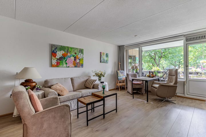 Appartement te koop: Naardingerland 9, Huizen