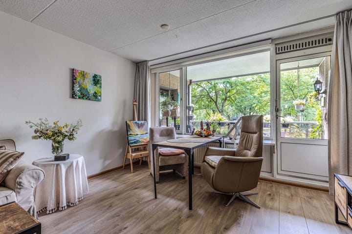 Appartement te koop: Naardingerland 9, Huizen