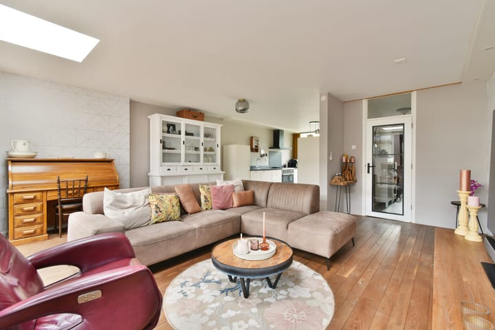 Tussenwoning te koop: Tollensstraat 3, Spijkenisse