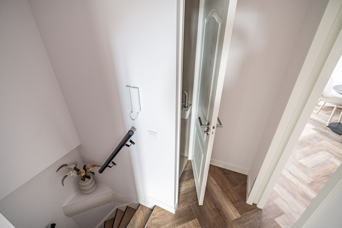 Photo 10 of Poelgeeststraat 6-B