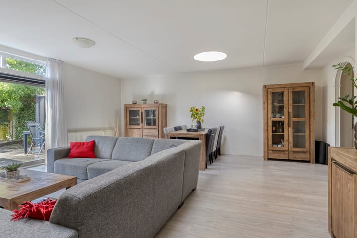 Tussenwoning te koop: Maria Kleine-Gartmanstraat 108, Spijkenisse