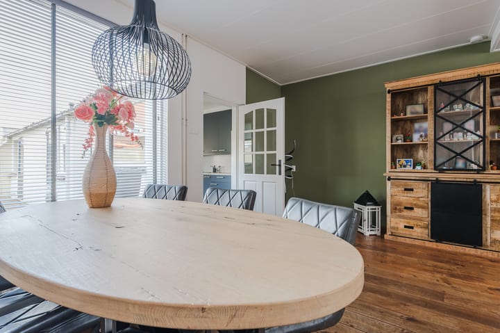 Tussenwoning te koop: Jan Tooropstraat 52, Katwijk (Zh)