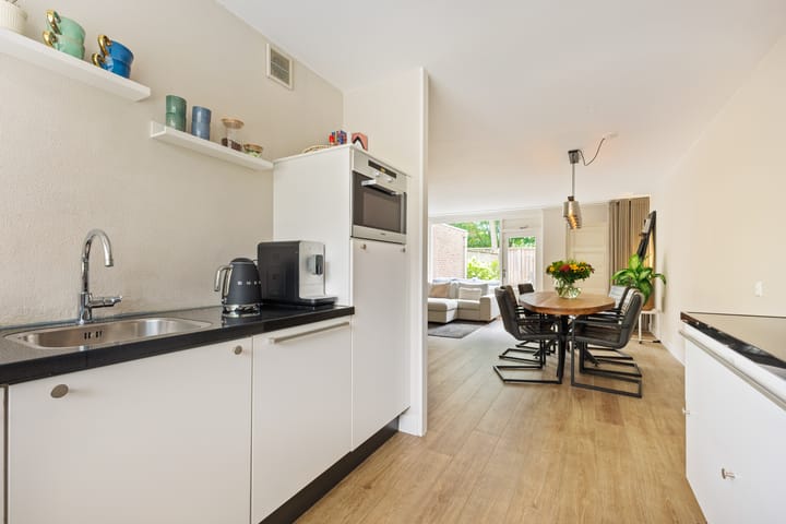 Tussenwoning te koop: Karperborch 21, Rosmalen