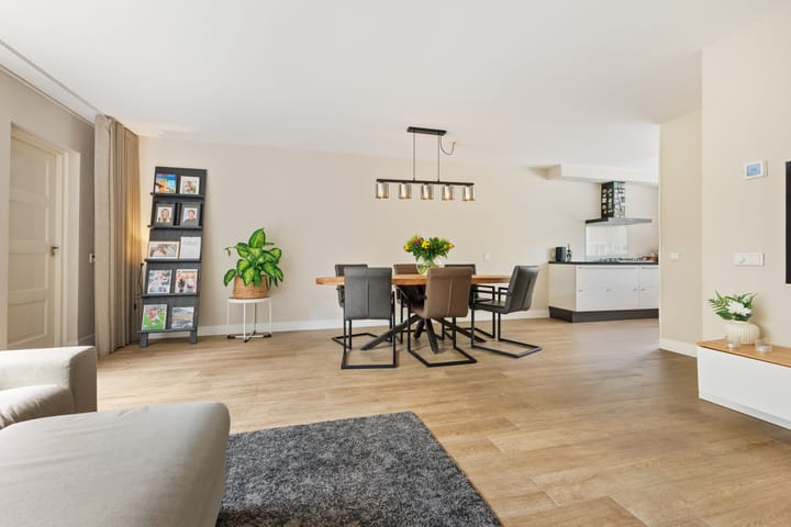 Tussenwoning te koop: Karperborch 21, Rosmalen