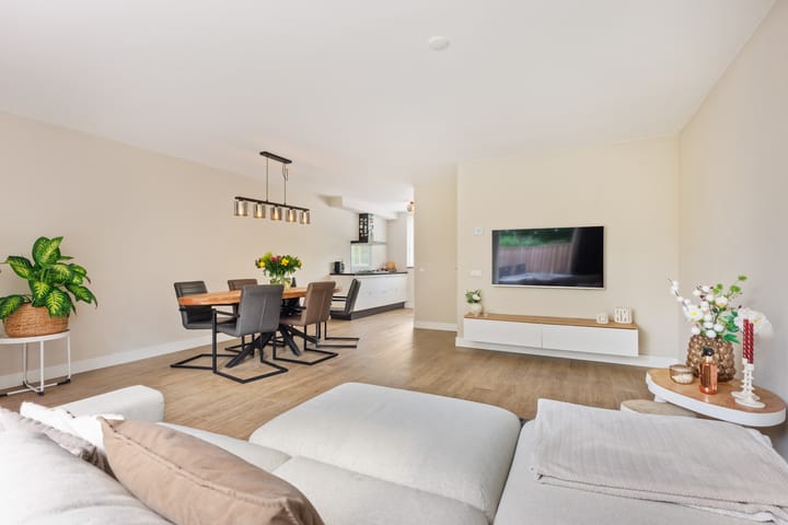 Tussenwoning te koop: Karperborch 21, Rosmalen