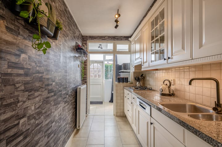 Tussenwoning te koop: Daniël Willemsstraat 10, Hellevoetsluis