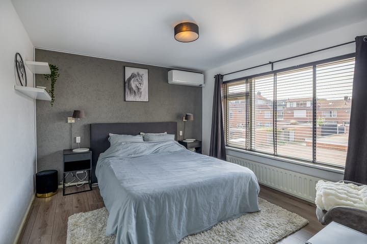 Tussenwoning te koop: Daniël Willemsstraat 10, Hellevoetsluis