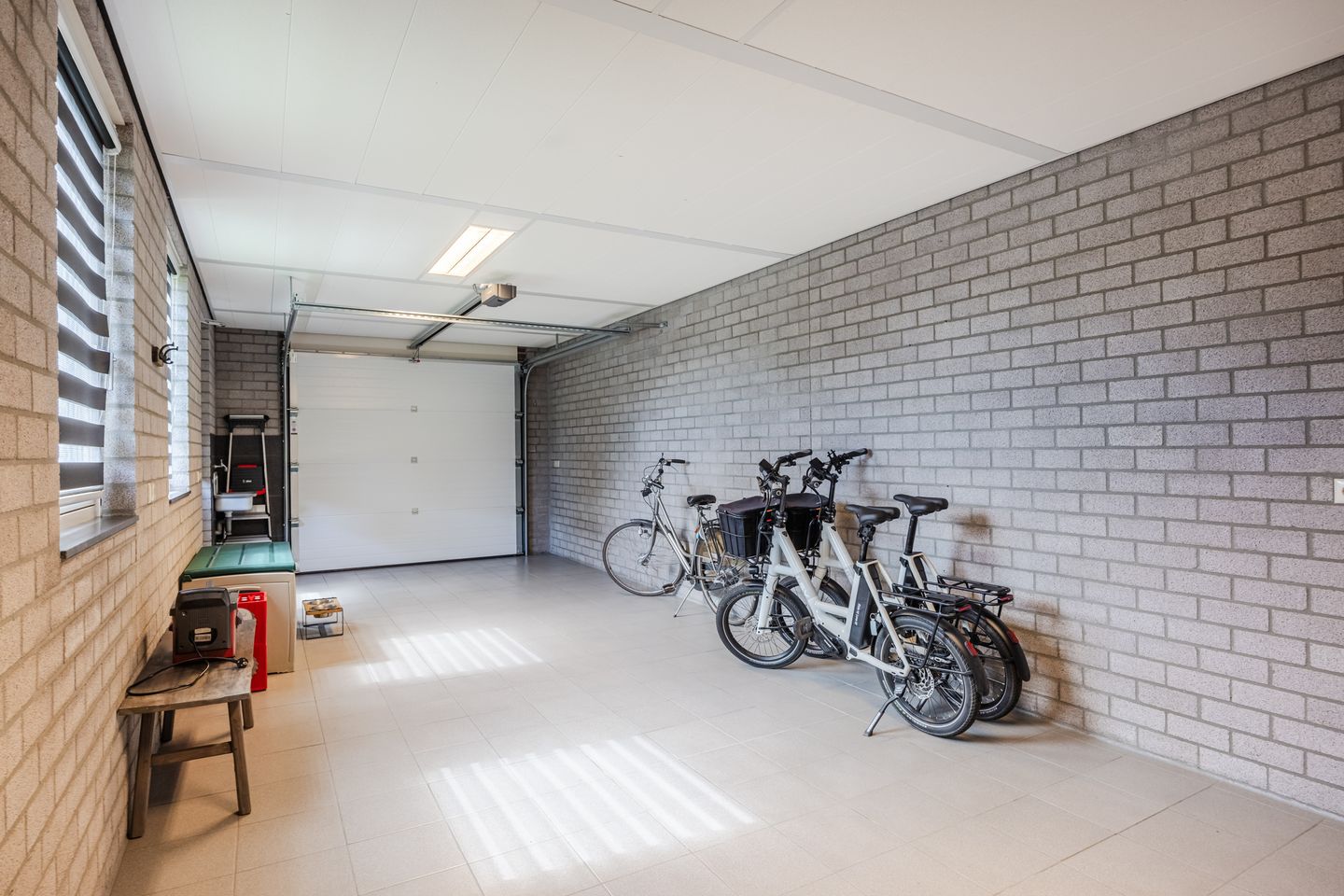 Photo 44 of Denestraat 14-A