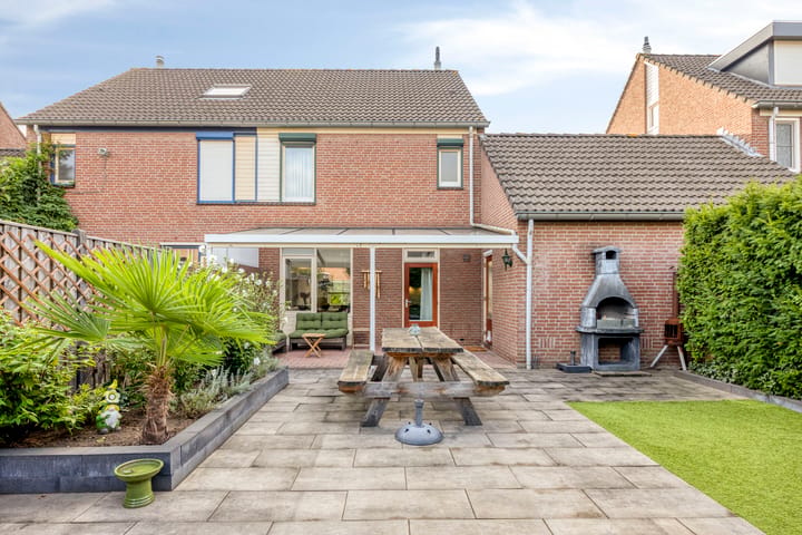 Tussenwoning te koop: Roodververij 21, Roermond