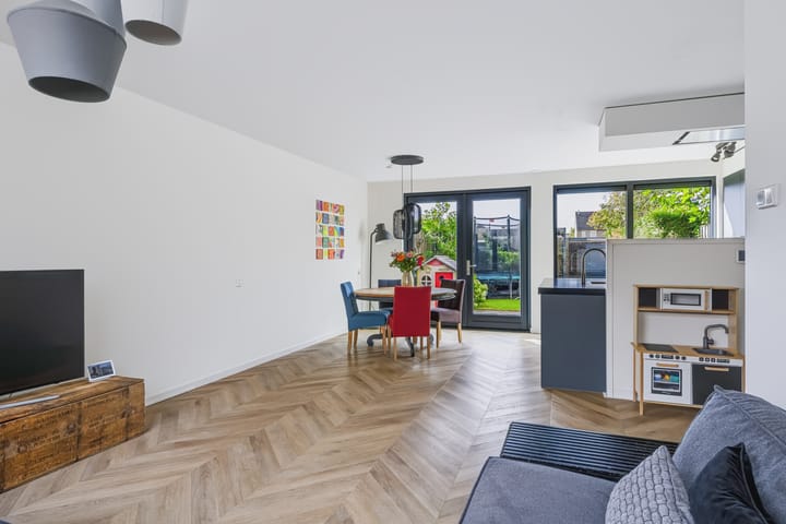 Tussenwoning te koop: Breeland 98, Hoogland