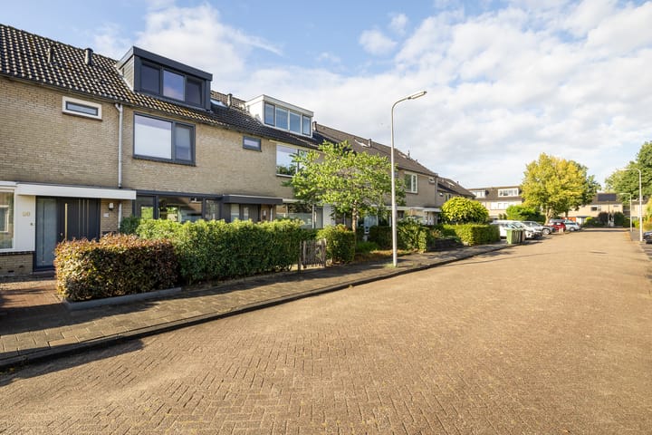 Tussenwoning te koop: Breeland 98, Hoogland
