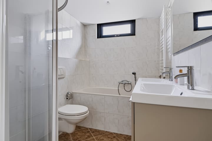 Tussenwoning te koop: Breeland 98, Hoogland