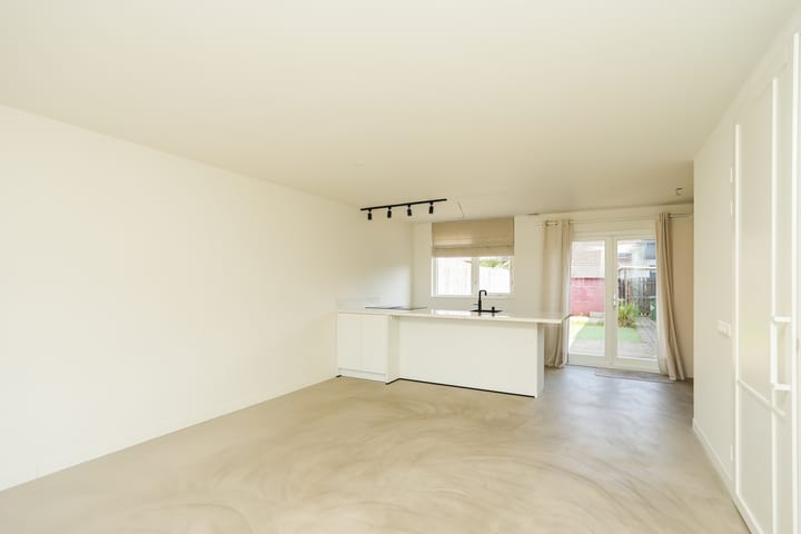 Photo 4 of Wedesteinbroek 1071