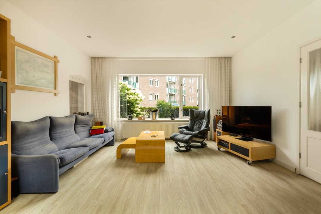Photo 2 of Leliestraat 28