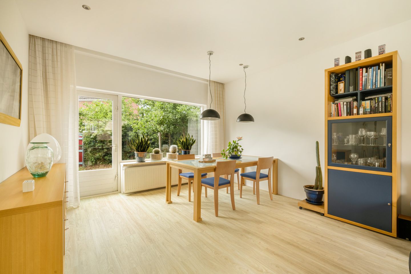 Photo 10 of Leliestraat 28