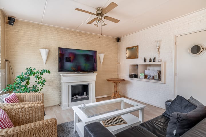 Vrijstaande woning te koop: Lisserdijk 419, Lisserbroek
