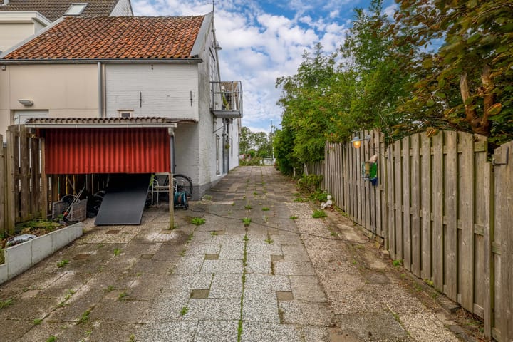Vrijstaande woning te koop: Lisserdijk 419, Lisserbroek