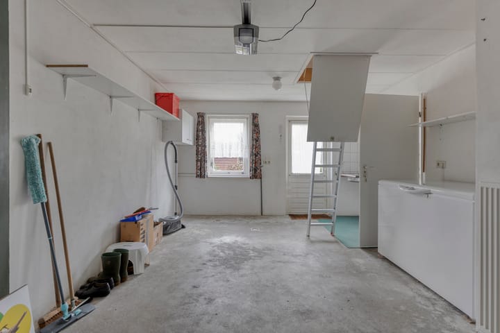 Vrijstaande woning te koop: van Musschenbroekstraat 13, Elsendorp