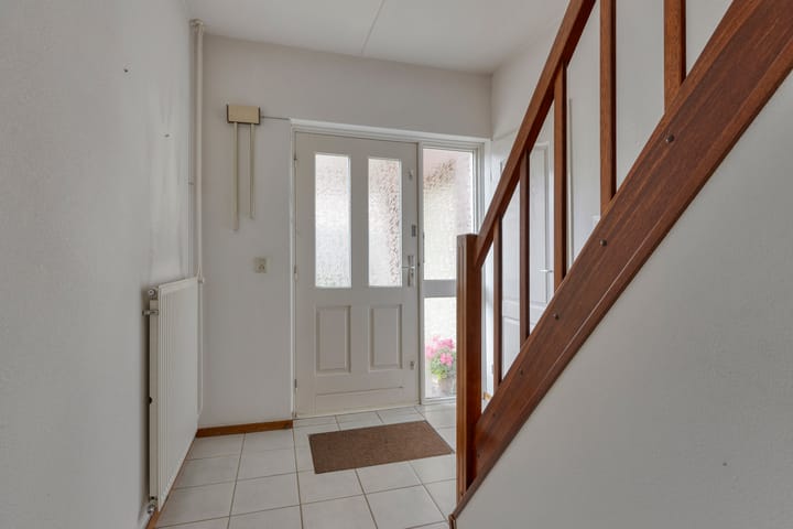 Vrijstaande woning te koop: van Musschenbroekstraat 13, Elsendorp