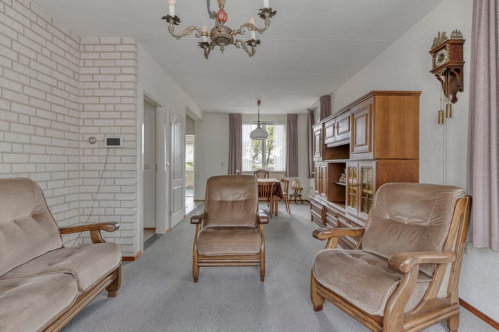 Vrijstaande woning te koop: van Musschenbroekstraat 13, Elsendorp