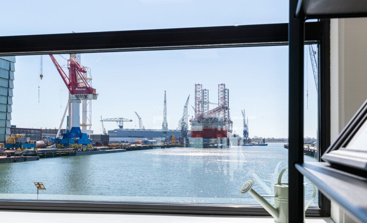 View photo 2 of Karel Doormanweg 7-9